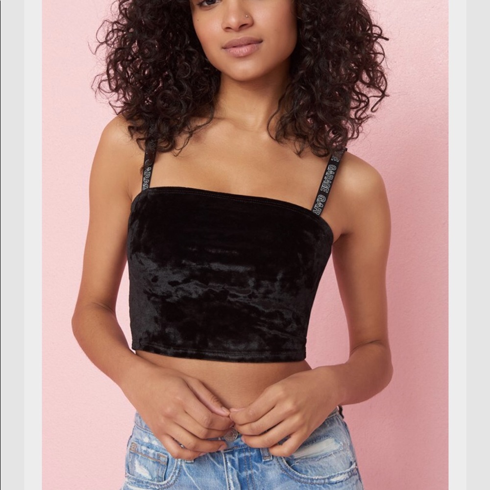 black velvet cami🖤